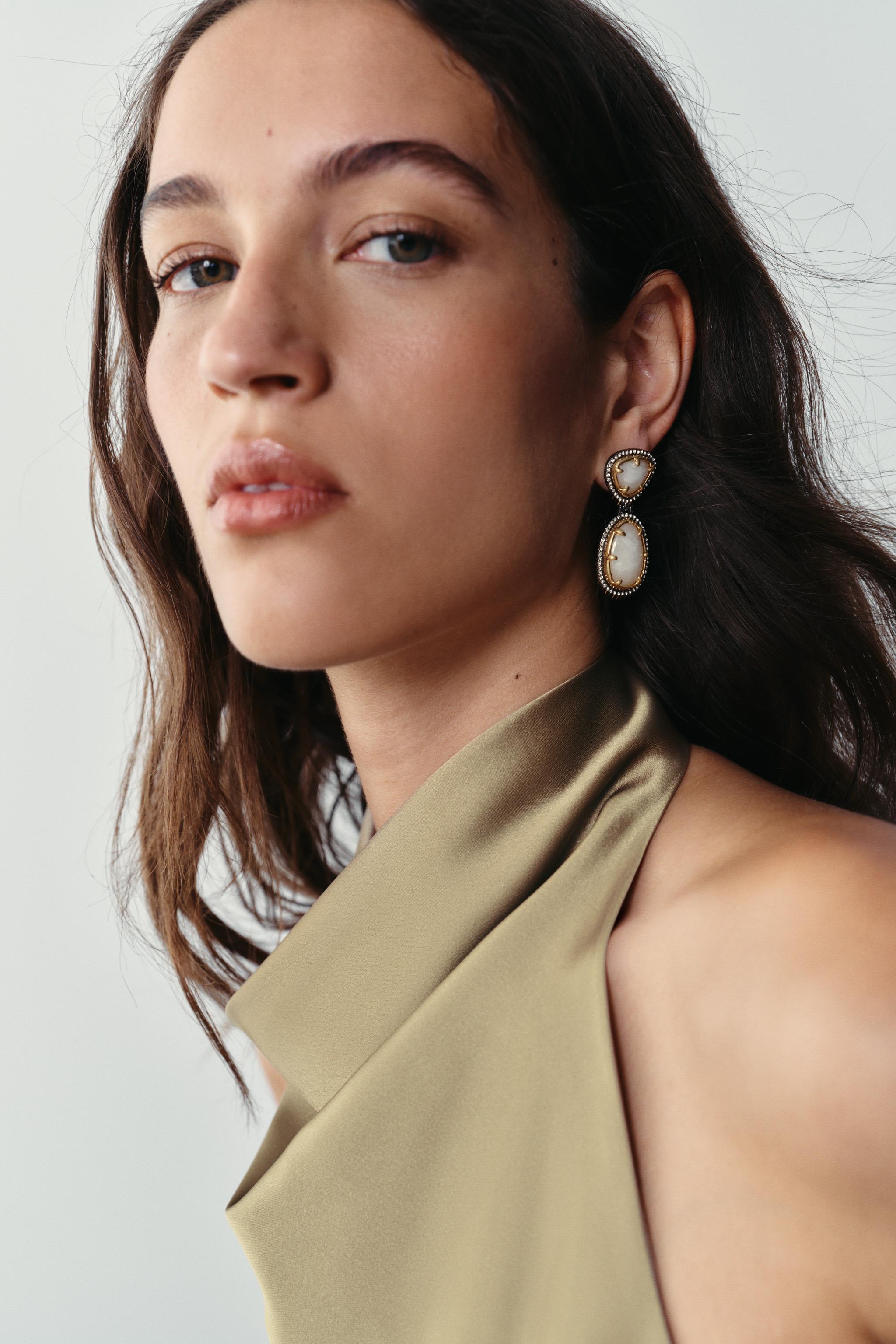 SHINY STONE EARRINGS